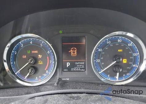 2017 Toyota Corolla Le z USA, uszkodzony, nr VIN 5YFBURHE1HP734410